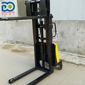 Chariot élévateur semi-électrique durable pour la manutention des matériaux, équipement de manutention, chariot élévateur manuel à chargement automatique - Product Image 3