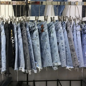 Pantalones Cortos de Mezclilla en Stock, Venta al por Mayor de Fábrica, Embalaje Mixto, Jeans para Hombre y Mujer, Ropa Nueva - Product Image 5