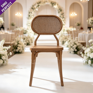 Chaise de banquet luxueuse en résine plastique blanche sur mesure, avec garniture dorée et décorations sculptées, pour hôtel, mariage, réception ou événement. - Product Image 3