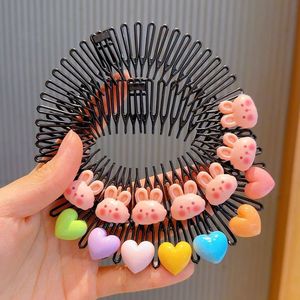 Nouvelle Arrivée : Peigne à Cheveux en Résine Motif Dessin Animé, Charmant Accessoire pour Filles - Product Image 6