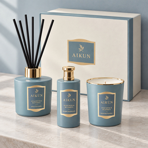 Coffret Cadeau Aromatique Floral Aikun en Verre Bleu Trois Pièces avec Diffuseur à Bâtonnets, Bougie et Spray d'Ambiance pour l'Entrée en Maison - Product Image 3