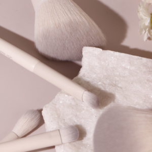 Juego de 8 Brochas de Maquillaje Profesionales YRX de Alta Calidad con Mango de Madera y Pelo Sintético, Logotipo Personalizado, Venta al Por Mayor - Product Image 3