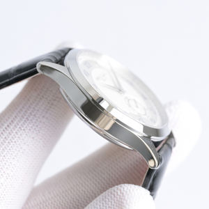 Montre-bracelet mécanique formelle intemporelle haut de gamme avec sous-cadran des secondes et bracelet en crocodile, idéale pour les dîners d'affaires et les événements habillés. - Product Image 3