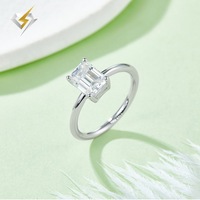 Personnalisé en gros de luxe à la mode princesse coupe pavé pierres latérales Moissanite femmes promesse mariage 925 bijoux en argent Sterling anneaux