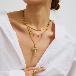 Collana a maglie in acciaio inossidabile con ciondolo personalizzato con croce di perle geometriche imitazione - Product Image 3