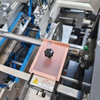 Plegadora y Encoladora Automática de Fondo Cerrado ZH-900G Eléctrica de 4.5kW para Empaques Metálicos de Grado Alimenticio y Cajas de Regalo