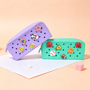 Nueva Bolsa de Silicona con Diseño de Agujeros, Estuche Creativo de Silicona con Dibujos Animados, Bolsa de Almacenamiento de Silicona Desmontable, Linda y Resistente al Agua - Product Image 3