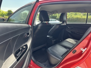 <span class=keywords><strong>Toyota</strong></span> <span class=keywords><strong>Yaris</strong></span> d'<span class=keywords><strong>occasion</strong></span> 5 places, essence, faible consommation, vitesse maximale 180 km/h, boîte automatique, petite taille, <span class=keywords><strong>prix</strong></span> de seconde main - Product Image 4