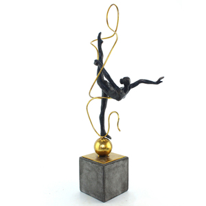 Venta al por mayor de resina encantadora de gimnasia cinta baile chica decoración para <span class=keywords><strong>el</strong></span> hogar para la decoración de la casa - Product Image 2