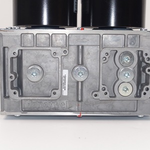 Vanne de régulation à double électrovanne Honeywell VQ440MA1006 pour gaz, taille de port 1/2 pouce - Product Image 4