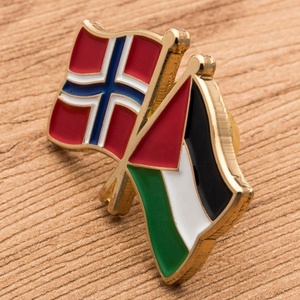 Personalizado de la bandera del país en forma de esmalte suave pin - Product Image 3