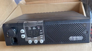 Radio Móvil VHF/UHF de Largo Alcance para Automóvil <span class=keywords><strong>Motorola</strong></span> GM300, 25W, 16 Canales, Resistente al Agua IPX6, <span class=keywords><strong>Walkie</strong></span> <span class=keywords><strong>Talkie</strong></span> de Grupo - Product Image 2