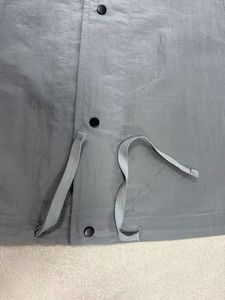 Chemise décontractée de luxe pour homme, en nylon et métal, imperméable, de qualité supérieure, pour l'extérieur, à manches courtes. - Product Image 3