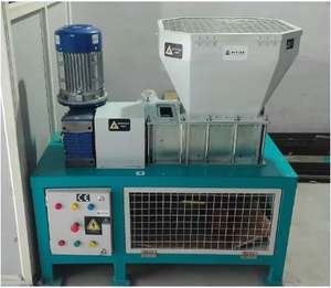 Broyeur de déchets plastiques automatique industriel V4 avec moteur 440V - Équipement de recyclage à haute productivité et à économie d'énergie - Product Image 3