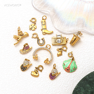 Delicias para el Día de Descanso |   Colgantes de dijes de uso diario de acero inoxidable con baño de oro PVD de 18K y esmalte para pulseras y collares DIY - Product Image 4