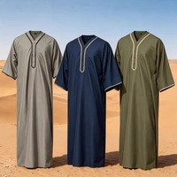 Robe longue musulmane à manches courtes pour homme, col en V, brodée, Kaftan islamique, Jubba arabe, Jalabiya, robe de prière marocaine