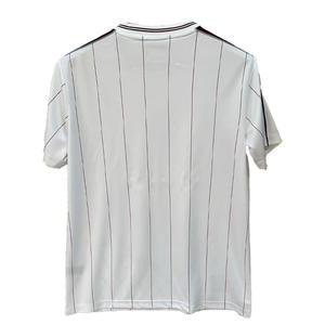 ชุดฟุตบอลย้อนยุคแบบสั่งทำพิเศษ ผ้าสแปนเด็กซ์/โพลีเอสเตอร์ เสื้อฟุตบอลพิมพ์ลายตามสั่ง พร้อมโลโก้และหมายเลข พิมพ์ดิจิทัล - Product Image 5