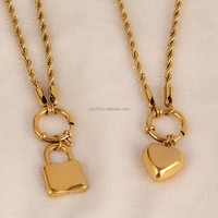 Collier pendentif cœur massif avec fermoir marin et chaîne torsadée, logo gravé, bijou cœur