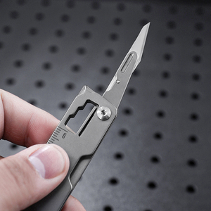 Alat EDC logam campuran <span class=keywords><strong>Titanium</strong></span> kamping mendaki, alat Multitool Pry Bar <span class=keywords><strong>Mini</strong></span> <span class=keywords><strong>Titanium</strong></span> Pry Bar <span class=keywords><strong>Titanium</strong></span> EDC Pry Bar dengan fungsi pembuka botol - Product Image 6