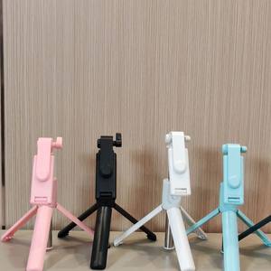 Vente directe usine transfrontalière R1S pour trépied perche à selfie, lumière d'appoint, télécommande et boîtier de stabilisation d'image intégré - Product Image 4