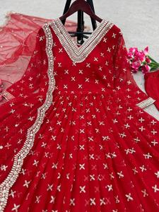 Collection indienne en gros pour femmes, ensemble Anarkali sans manches, longueur genou, à volants, imprimé Mulmul rouge, Kurti - Product Image 2