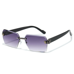 Occhiali da Sole Quadrati Senza Montatura di Lusso per Donne, Lenti Colorate, Decorazione a Forma di Cuore di Ghepardo e Fiore, Logo Personalizzato - Product Image 4