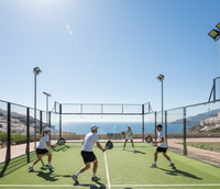 Pista de Pádel Modular de 10x20M con Paredes de Vidrio y Postes de Red para Césped en Latinoamérica para Propiedades Privadas, Cubierta Panorámica 360 Super Padel