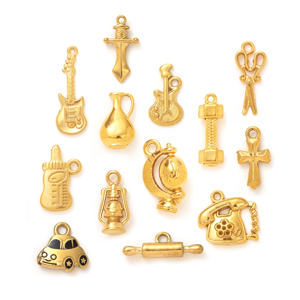 Pendentifs miniatures en acier inoxydable plaqué or 18 carats PVD pour enfants Golden Memory Lane, bijoux tendance pour la création DIY - Product Image 1