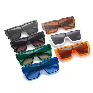 Gafas de Sol de Moda con Lentes Planas y Tintadas, Impresión de Logotipo, Gafas de Sol Personalizadas para Mujer - Product Image 5