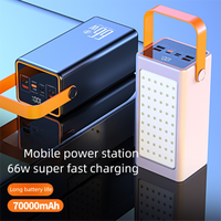 4USB 66W Power Bank 50000mah Charge rapide Camping en plein air Lumière LED Charge rapide Haute capacité 70000mAh Centrale électrique pour téléphone