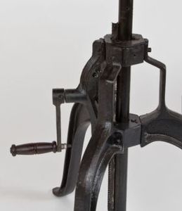 Table à manger ronde en bois massif de style classique, table de mariage en bois pour meubles de mariage, table en bois pour salon, vente en gros - Product Image 3