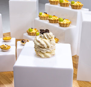 Alzate acriliche del Buffet di approvvigionamento acrilico bianco del supporto dell'alimento del Buffet su ordinazione <span class=keywords><strong>per</strong></span> l'esposizione dell'alimento - Product Image 2