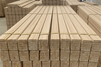 Moulures triangulaires en bois massif de Paulownia non finies pour la décoration
