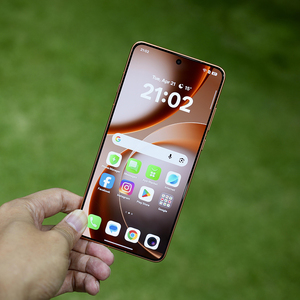 Smartphone OP PO Find X9 Ultra <span class=keywords><strong>version</strong></span> globale, processeur Snapdragon, écran AMOLED 6,82 pouces 144 Hz, 200 MP, batterie 7050 mAh, charge rapide 100 W, eSIM. - Product Image 2
