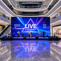 Panel Video Wall LED Indoor P4 Kustom dengan Animasi, Instalasi Gantung dan Susun untuk Iklan di Atrium Lift Pusat Perbelanjaan