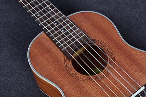Kit <span class=keywords><strong>de</strong></span> guitarlele Sapele eléctrico <span class=keywords><strong>de</strong></span> cuerda <span class=keywords><strong>de</strong></span> nailon <span class=keywords><strong>de</strong></span> 30 pulgadas y 6 cuerdas pastillas integradas con bolsa acolchada, juego <span class=keywords><strong>de</strong></span> cuerdas, sintonizador, cinturón - Product Image 4
