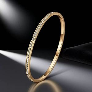 Pulsera de moda de acero inoxidable chapada en oro de moda Rhinestone Pave Pearl Charm <span class=keywords><strong>Cuff</strong></span> para boda fiesta compromiso aniversario - Product Image 1