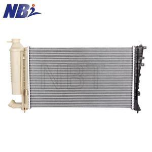 Nuevo 1 año de garantía PEUGEOT 306 tanque de agua del radiador del coche 133045/1331CS incluyendo tapa manguera del radiador Material plástico aluminio - Product Image 3