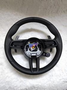 Volante Sportivo in Pelle Nappa Premium con Indicatore Giallo per <span class=keywords><strong>Porsche</strong></span> Macan Panamera 911 718 <span class=keywords><strong>918</strong></span> <span class=keywords><strong>Spyder</strong></span>, Aggiornamento da Vecchio a Nuovo - Product Image 2