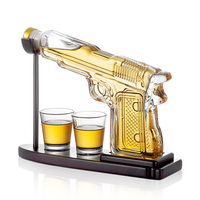 Venta al por mayor pistola personalizada whisky decantar vidrio conjunto jarra botella de licor contenedor dispensador decantador de whisky con vaso de chupito