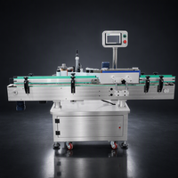 Machine d'étiquetage électrique en temps réel 6000 étiquettes/heure pour bouteilles, canettes, sacs et cartons avec contrôle PLC (étiquetage côté gauche)