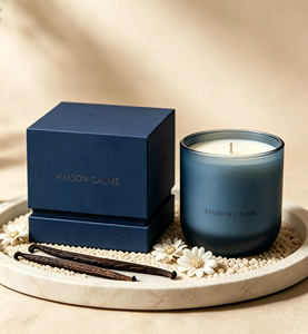 Boîte cadeau rigide de luxe personnalisée pour bougie, avec logo estampé à chaud, en carton ivoire, fermeture magnétique, et insert en éponge pour l'emballage de pots de bougies - Product Image 1