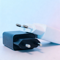 Pengisi Daya Dinding USB 10W 5V2A Kecepatan Tinggi Bersertifikasi CE FCC Colokan EU Tahan Api Adaptor Daya Portabel Universal untuk Kamera