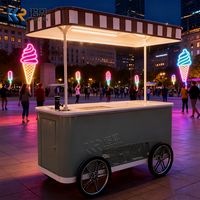 Mobiele gelato-ijsverkoopapparatuur met displayvriezer, commerciële ijslolly-verkoopkar voor straat- en buitenevenementen