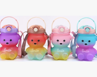 Gourde portable en plastique de 1000 ml, style tendance, motif ours souriant, couleur dégradée, idéale pour enfants et étudiants, en stock
