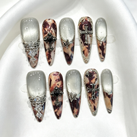 Lot de 10 faux ongles à presser, effet œil de chat, longs, forme stiletto, motif écaille de tortue, marbré, avec pendentif croix gothique, faits main, de luxe