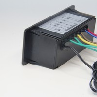El controlador de pantalla digital sensible al tacto KT-03 gestiona dos cargas: refrigeración e iluminación.