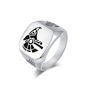 Anillo de acero de titanio con diseño de faraón egipcio Horus, dios del cielo, estilo vintage y desgastado para hombre - Joyería única y artística - Product Image 5