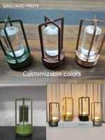 Lampe de table sans fil LED à commande tactile moderne et simple OEM avec recharge USB Type-C pour une utilisation en extérieur et dans les restaurants