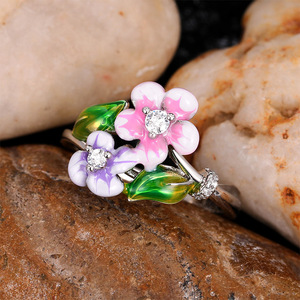 Anello in smalto floreale dolce per donna, regalo romantico di San Valentino, gioiello da dito - Product Image 4